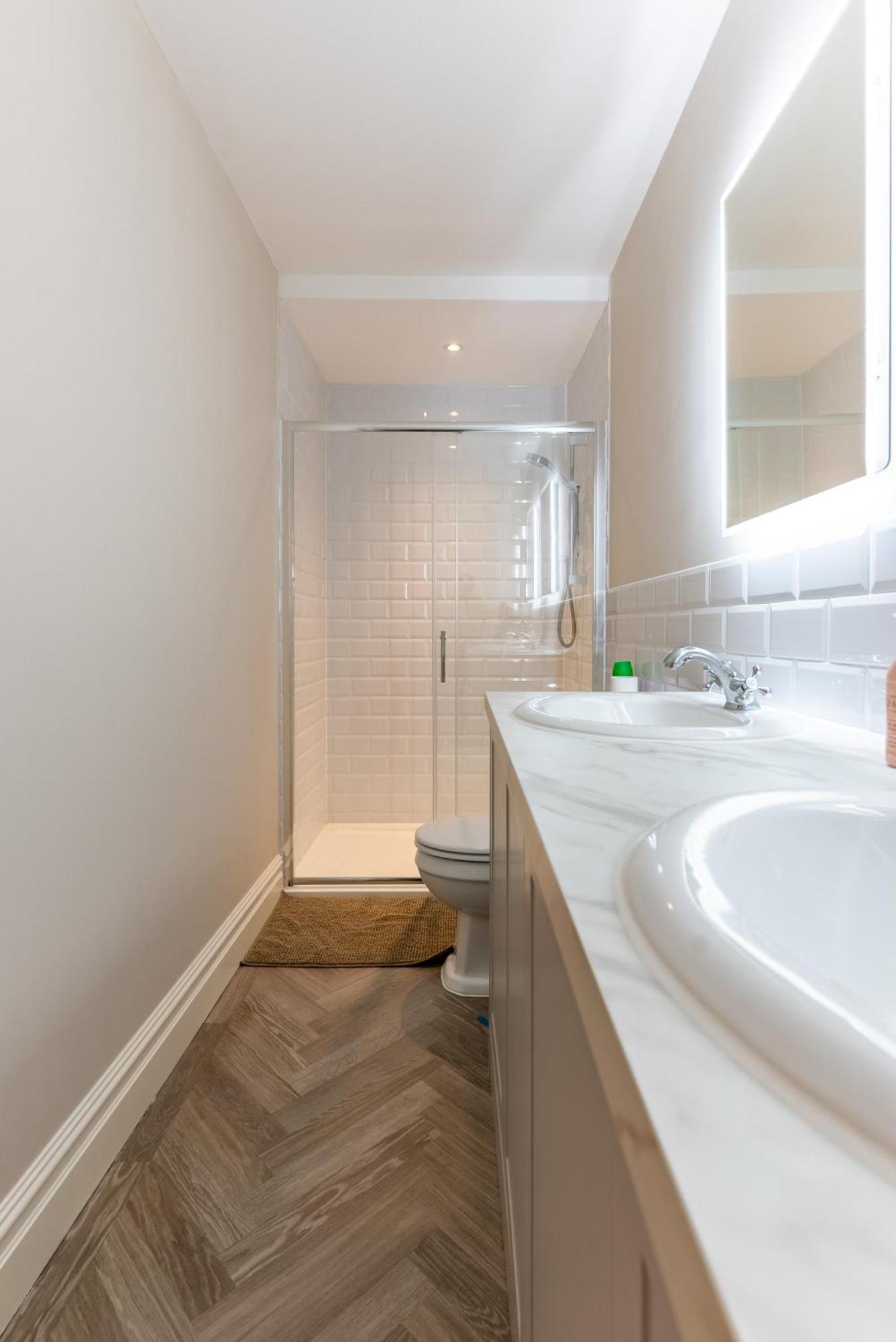 Brand New Riverside Apartment Христчёрч Экстерьер фото